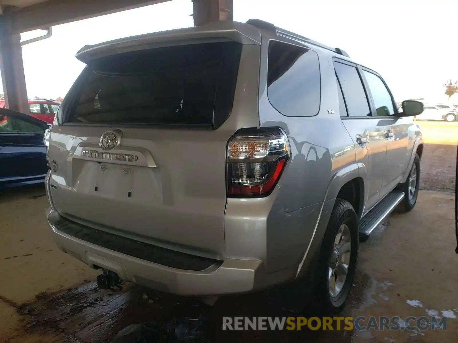 4 Photograph of a damaged car JTEZU5JR9L5222433 TOYOTA 4RUNNER 2020