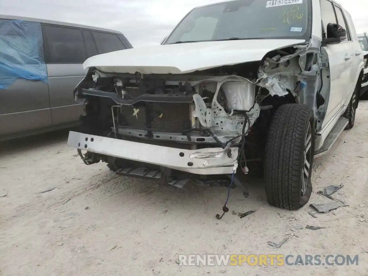 9 Photograph of a damaged car JTEZU5JR9L5222836 TOYOTA 4RUNNER 2020