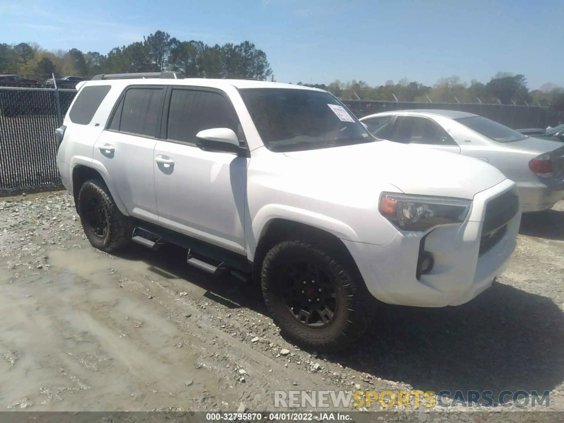 1 Photograph of a damaged car JTEZU5JR9L5222903 TOYOTA 4RUNNER 2020