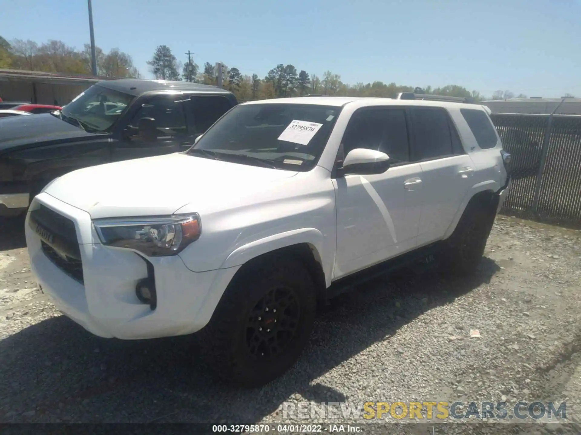 2 Photograph of a damaged car JTEZU5JR9L5222903 TOYOTA 4RUNNER 2020