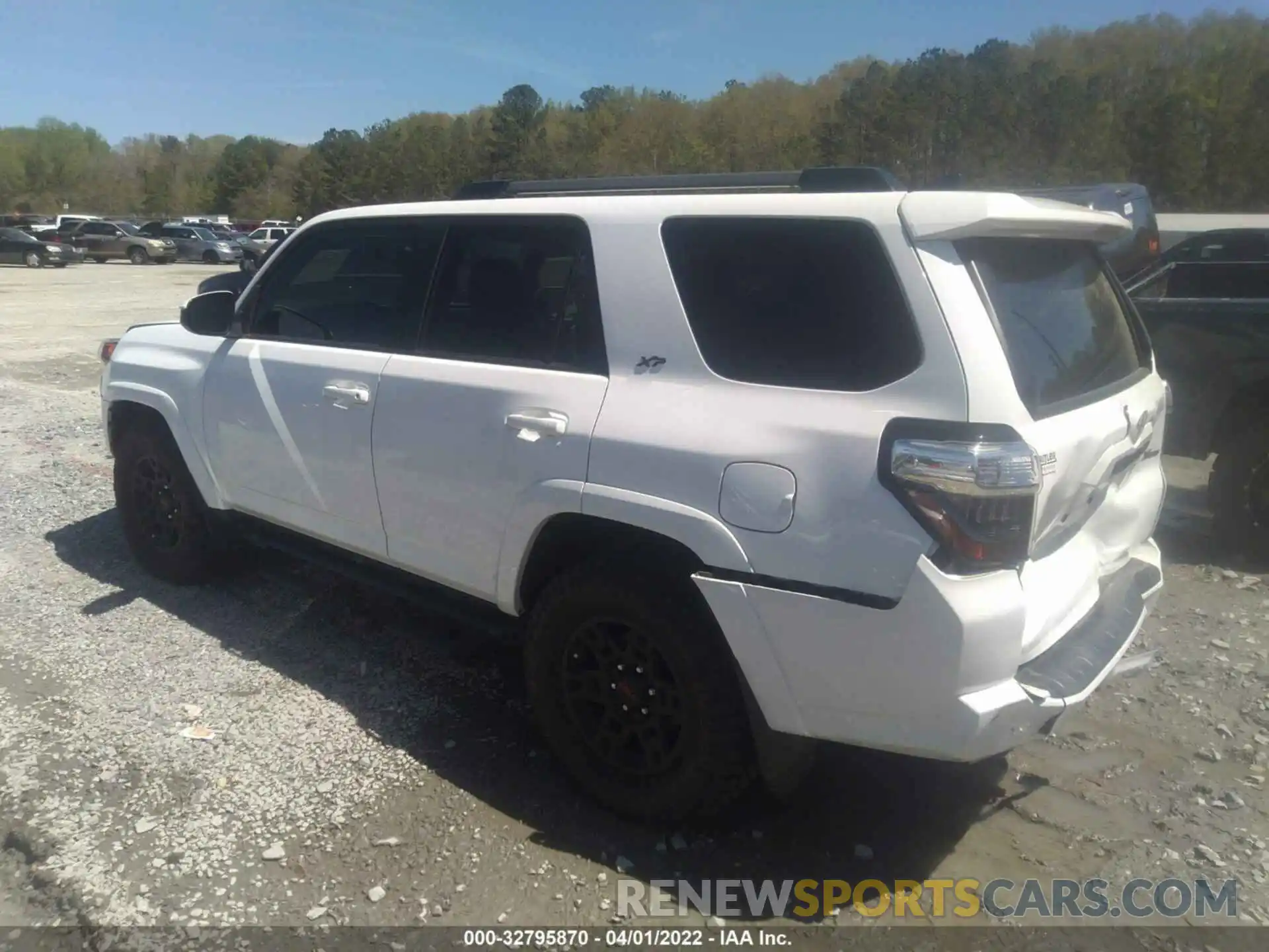 3 Photograph of a damaged car JTEZU5JR9L5222903 TOYOTA 4RUNNER 2020