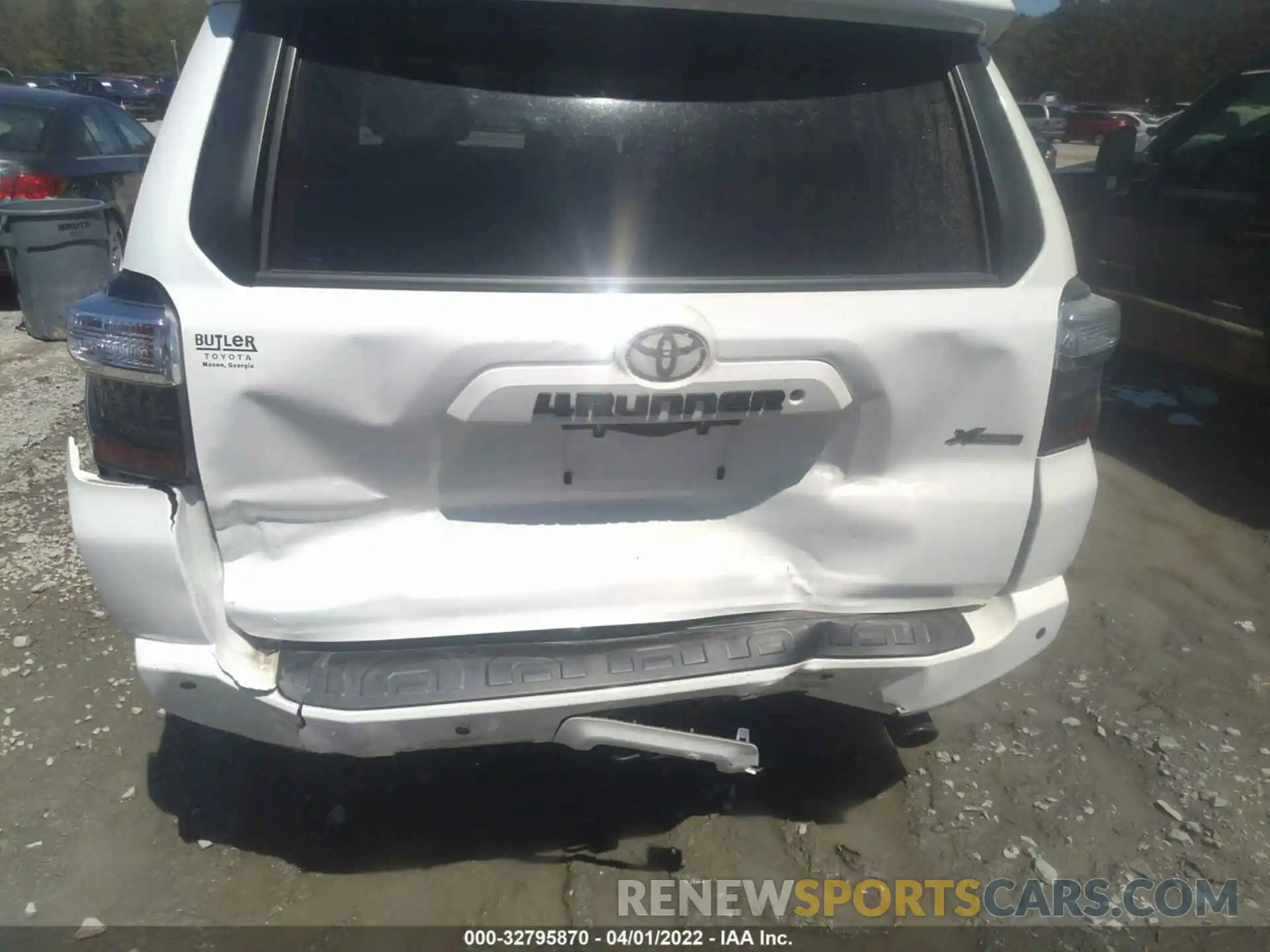 6 Photograph of a damaged car JTEZU5JR9L5222903 TOYOTA 4RUNNER 2020