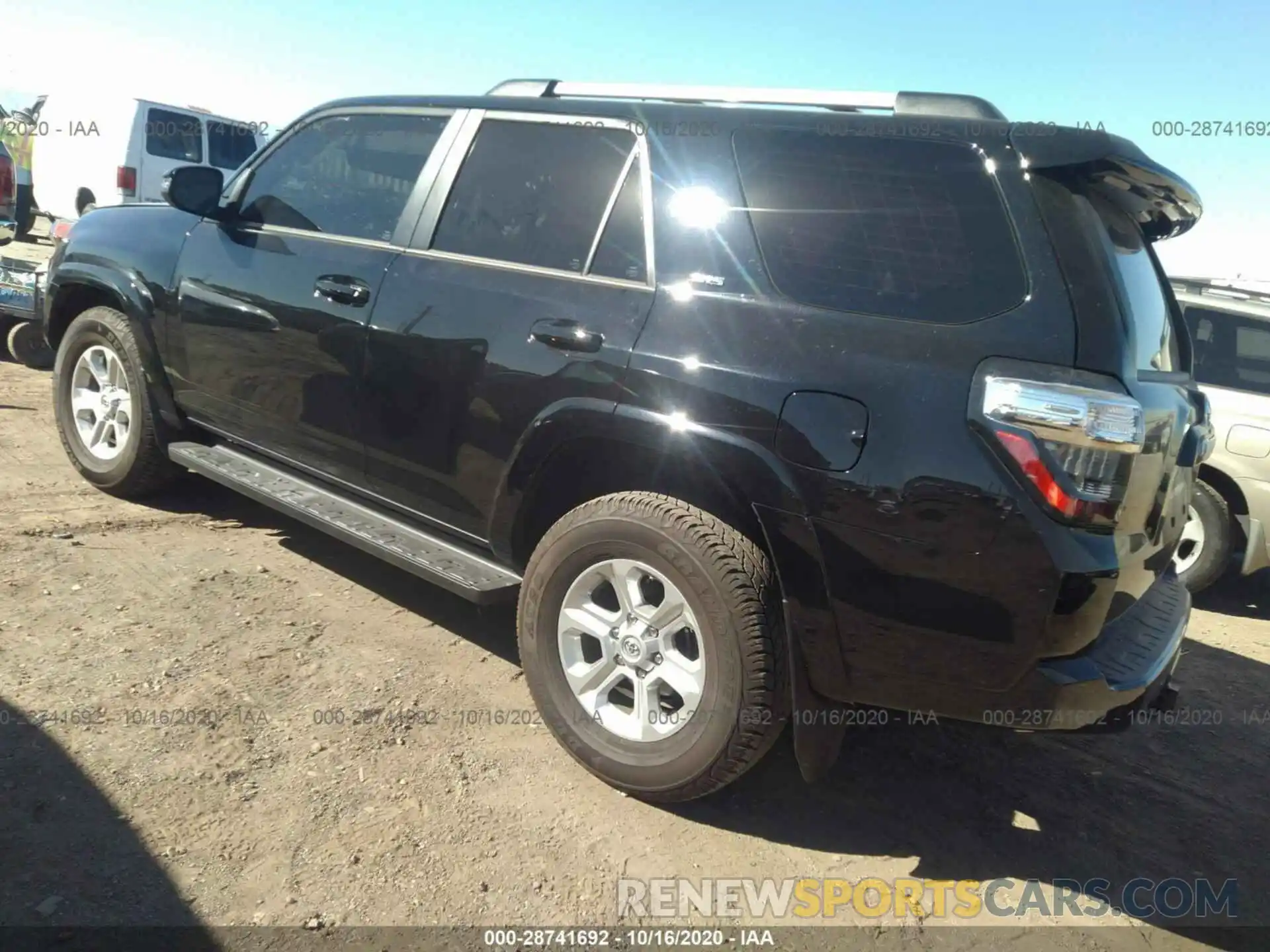 3 Photograph of a damaged car JTEZU5JR9L5223081 TOYOTA 4RUNNER 2020