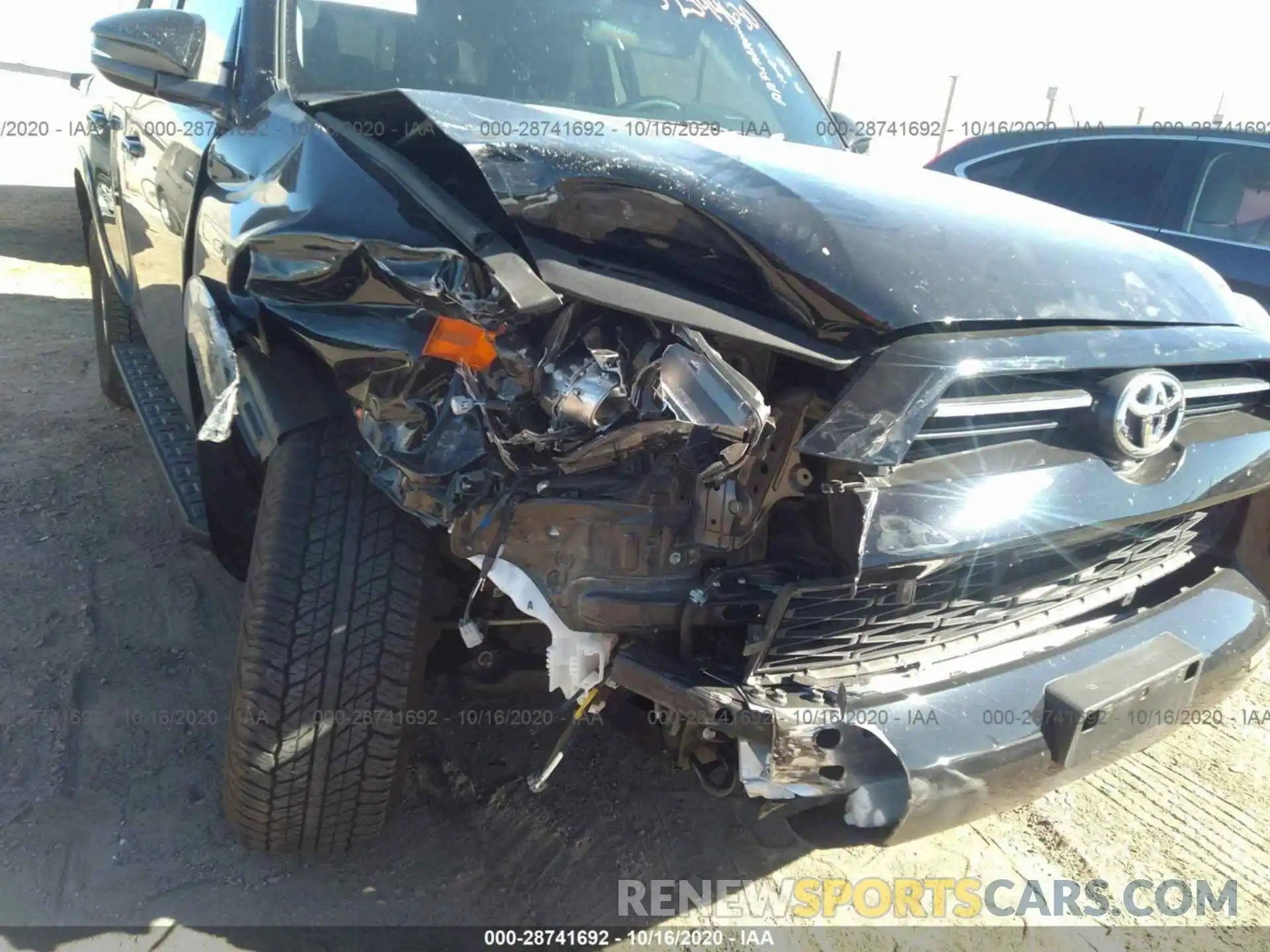 6 Photograph of a damaged car JTEZU5JR9L5223081 TOYOTA 4RUNNER 2020