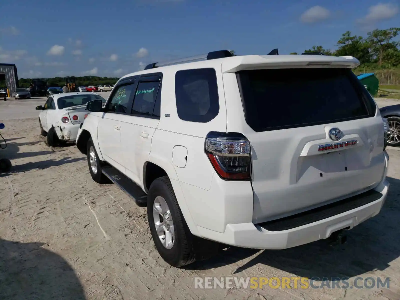 3 Photograph of a damaged car JTEZU5JR9L5223405 TOYOTA 4RUNNER 2020