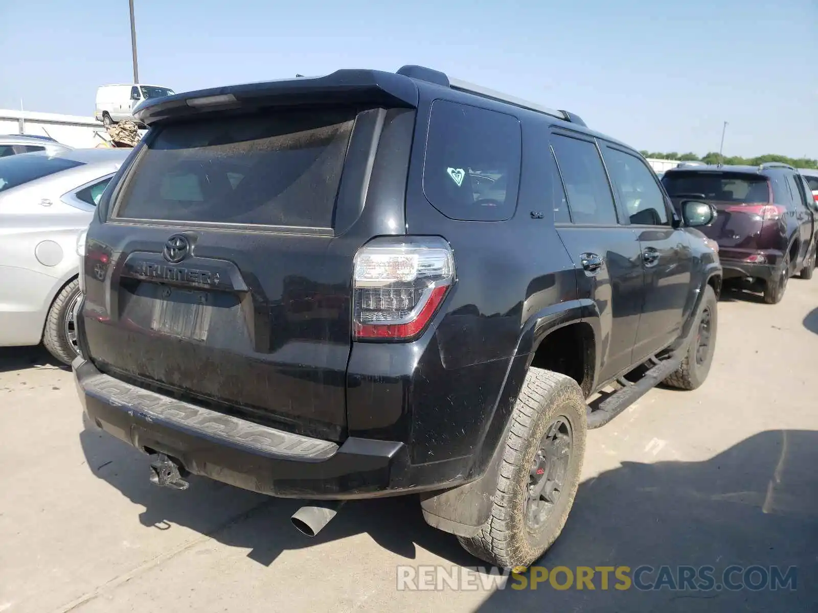 4 Photograph of a damaged car JTEZU5JR9L5223534 TOYOTA 4RUNNER 2020