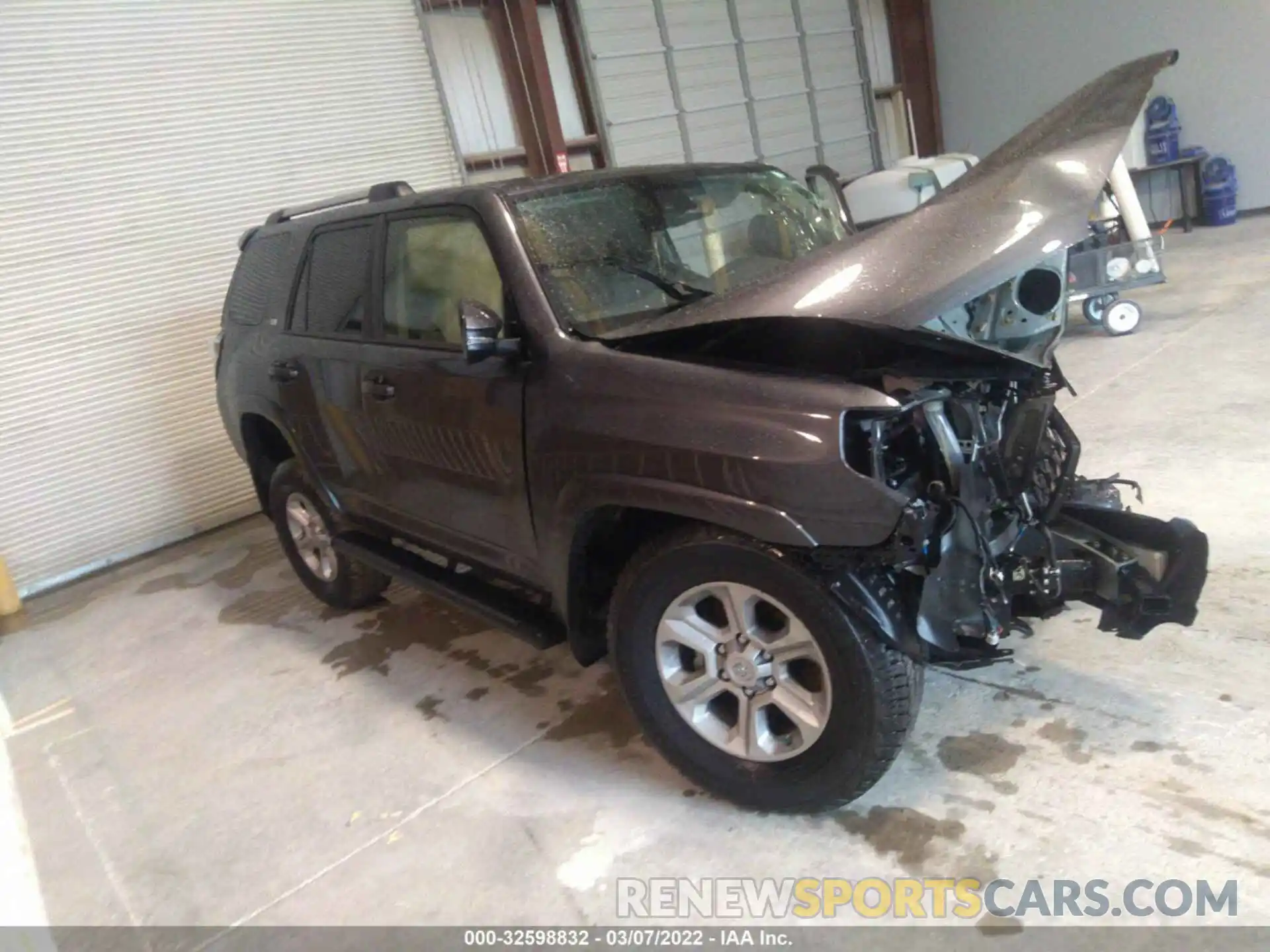 1 Photograph of a damaged car JTEZU5JR9L5224053 TOYOTA 4RUNNER 2020