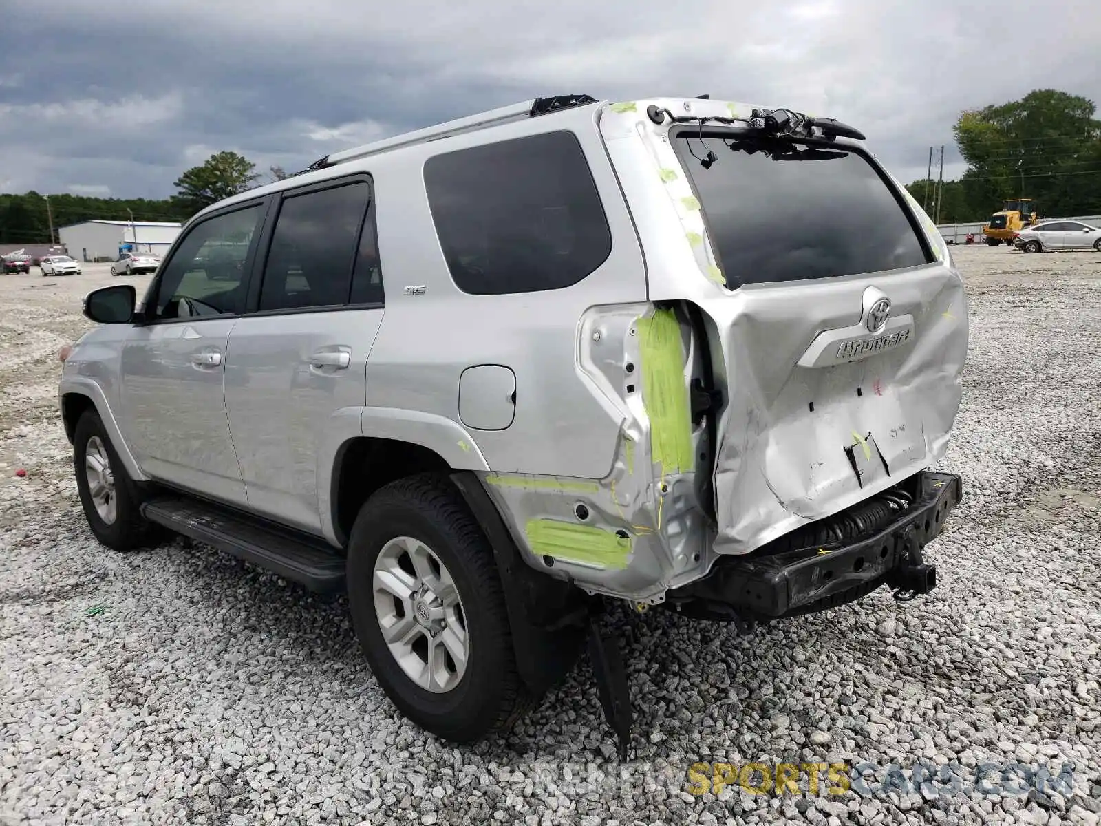 3 Photograph of a damaged car JTEZU5JR9L5224098 TOYOTA 4RUNNER 2020