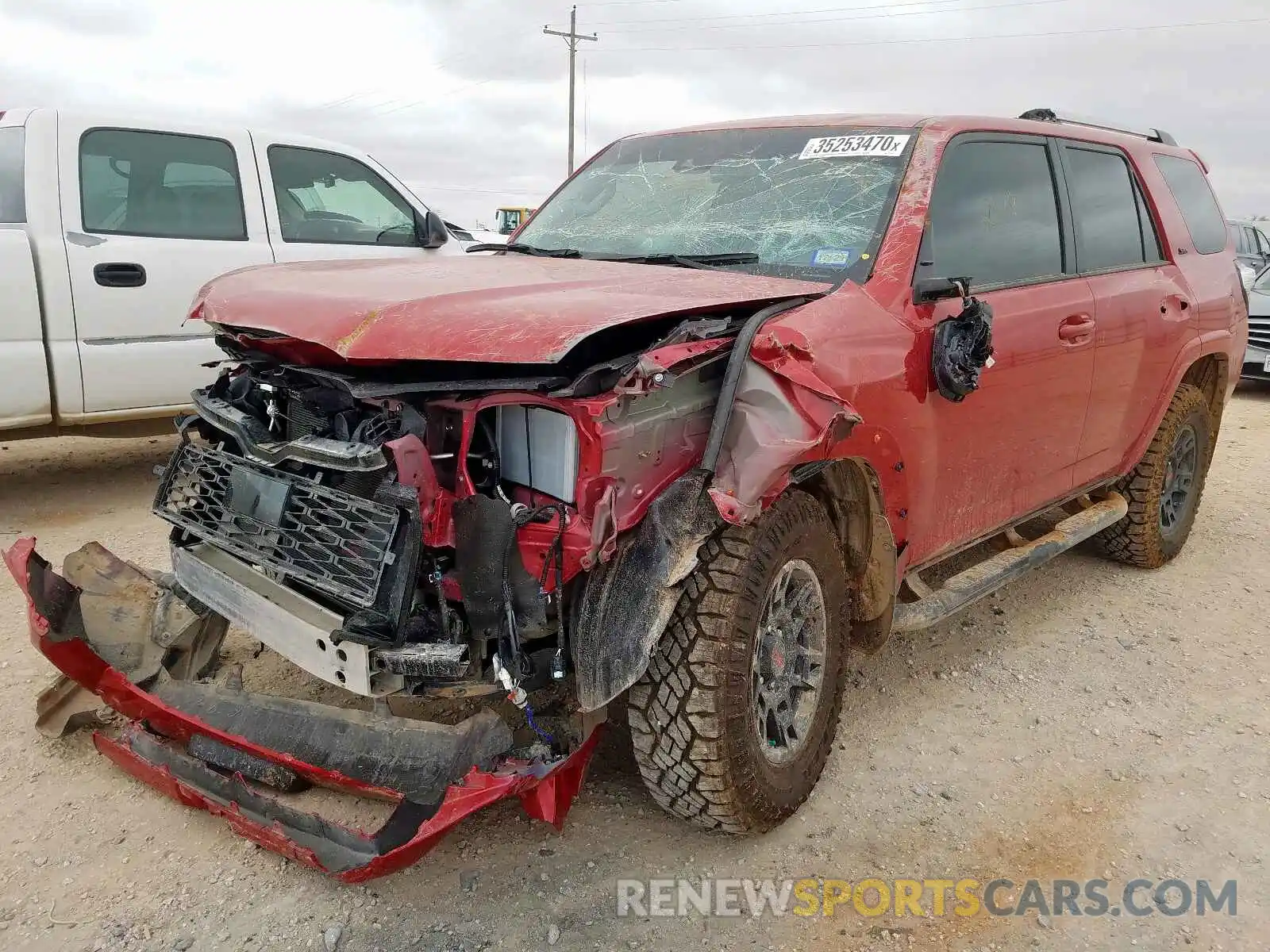 2 Photograph of a damaged car JTEZU5JRXL5216804 TOYOTA 4RUNNER 2020