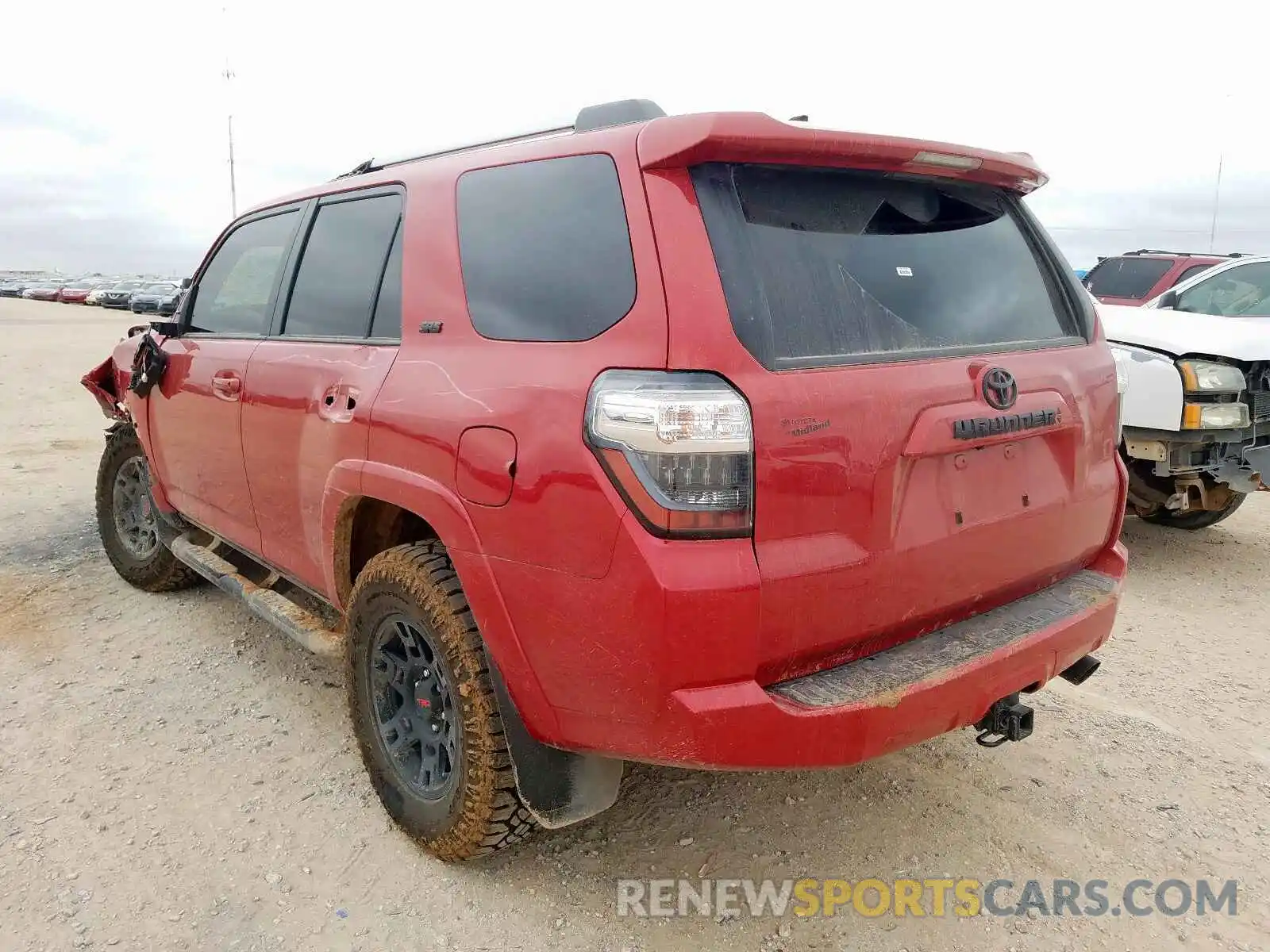 3 Photograph of a damaged car JTEZU5JRXL5216804 TOYOTA 4RUNNER 2020