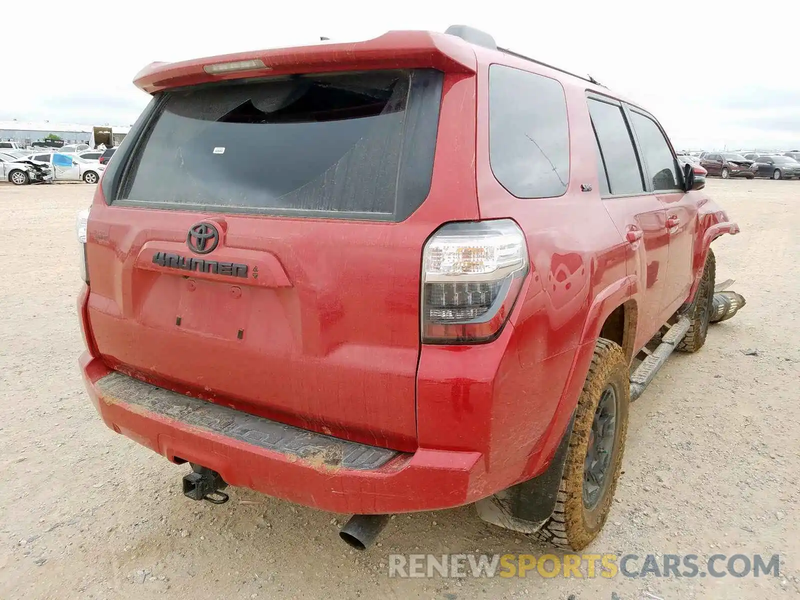 4 Photograph of a damaged car JTEZU5JRXL5216804 TOYOTA 4RUNNER 2020