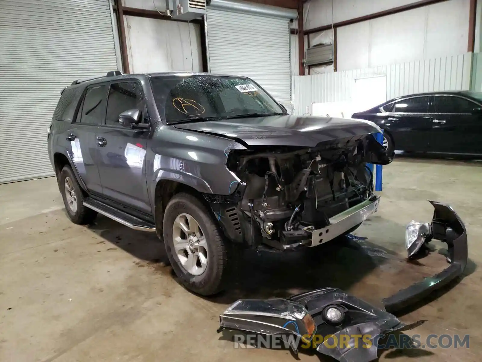 1 Photograph of a damaged car JTEZU5JRXL5216883 TOYOTA 4RUNNER 2020