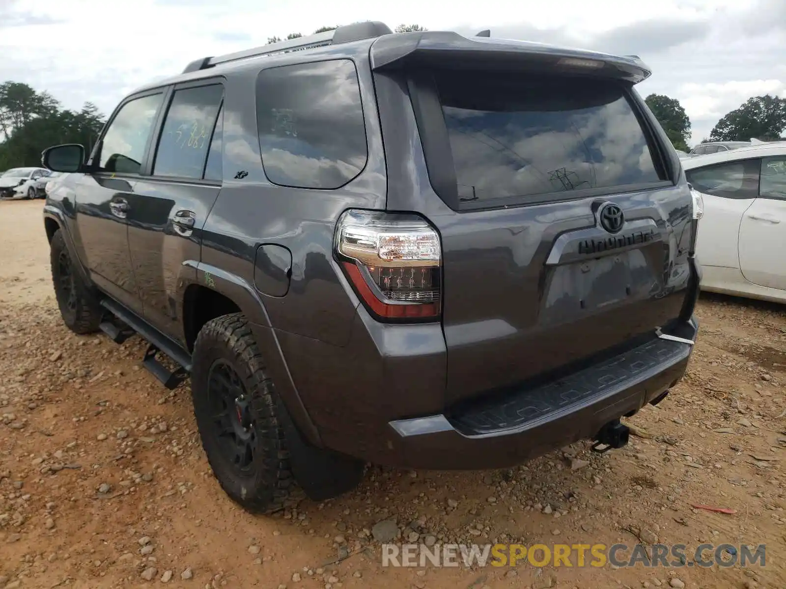 3 Photograph of a damaged car JTEZU5JRXL5219282 TOYOTA 4RUNNER 2020