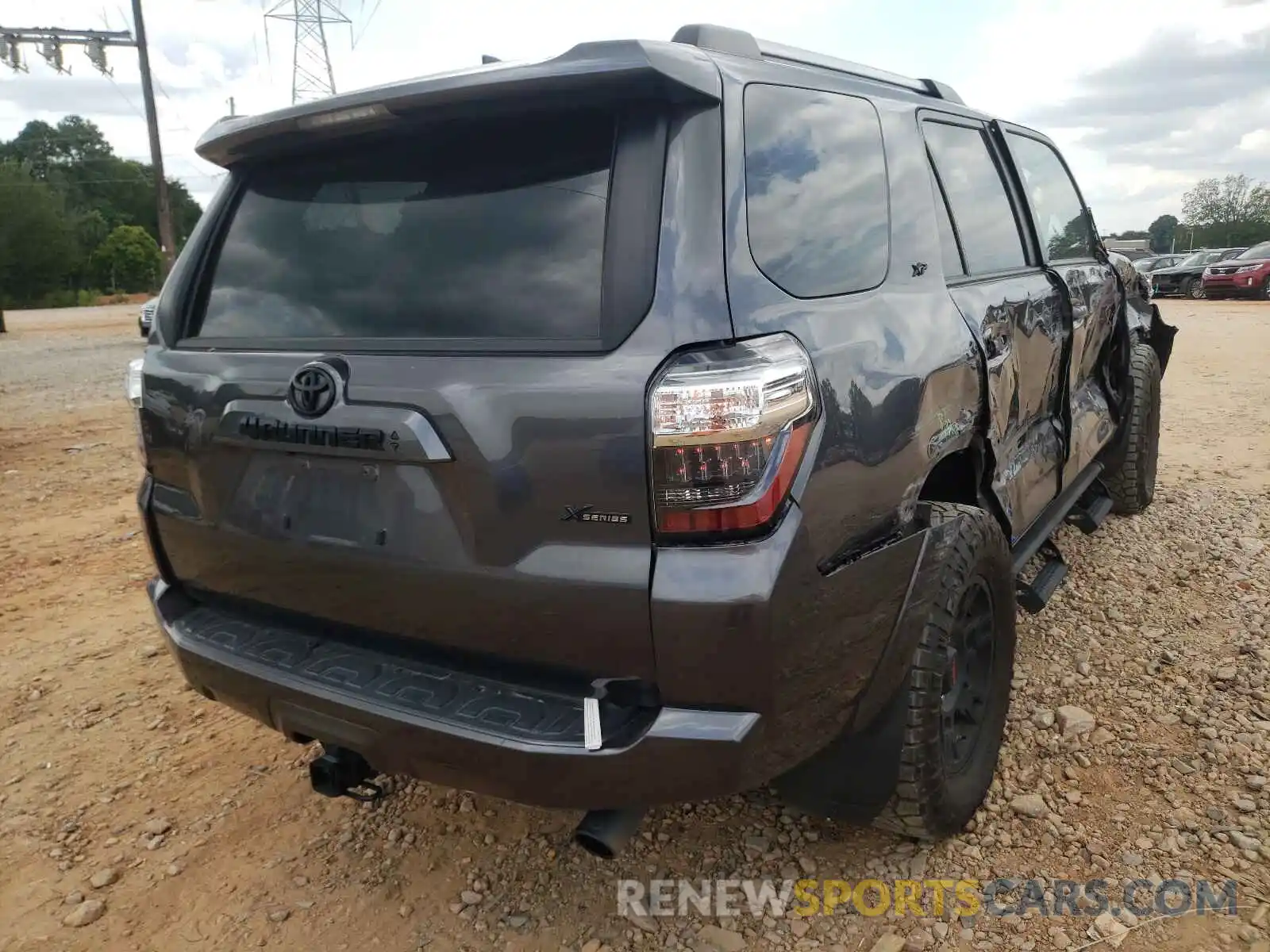 4 Photograph of a damaged car JTEZU5JRXL5219282 TOYOTA 4RUNNER 2020