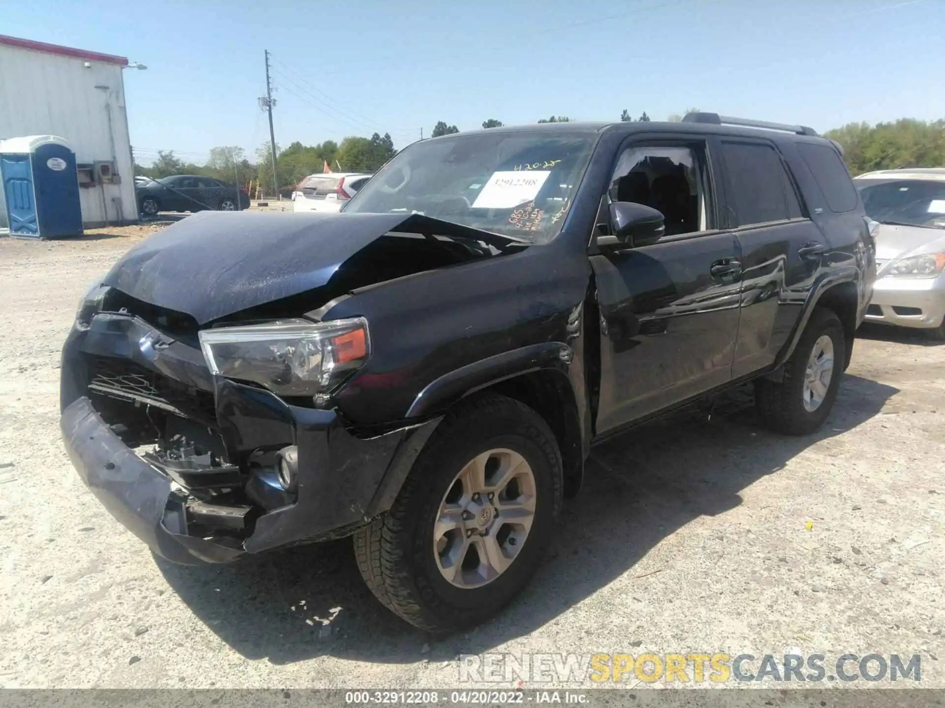 2 Photograph of a damaged car JTEZU5JRXL5221839 TOYOTA 4RUNNER 2020