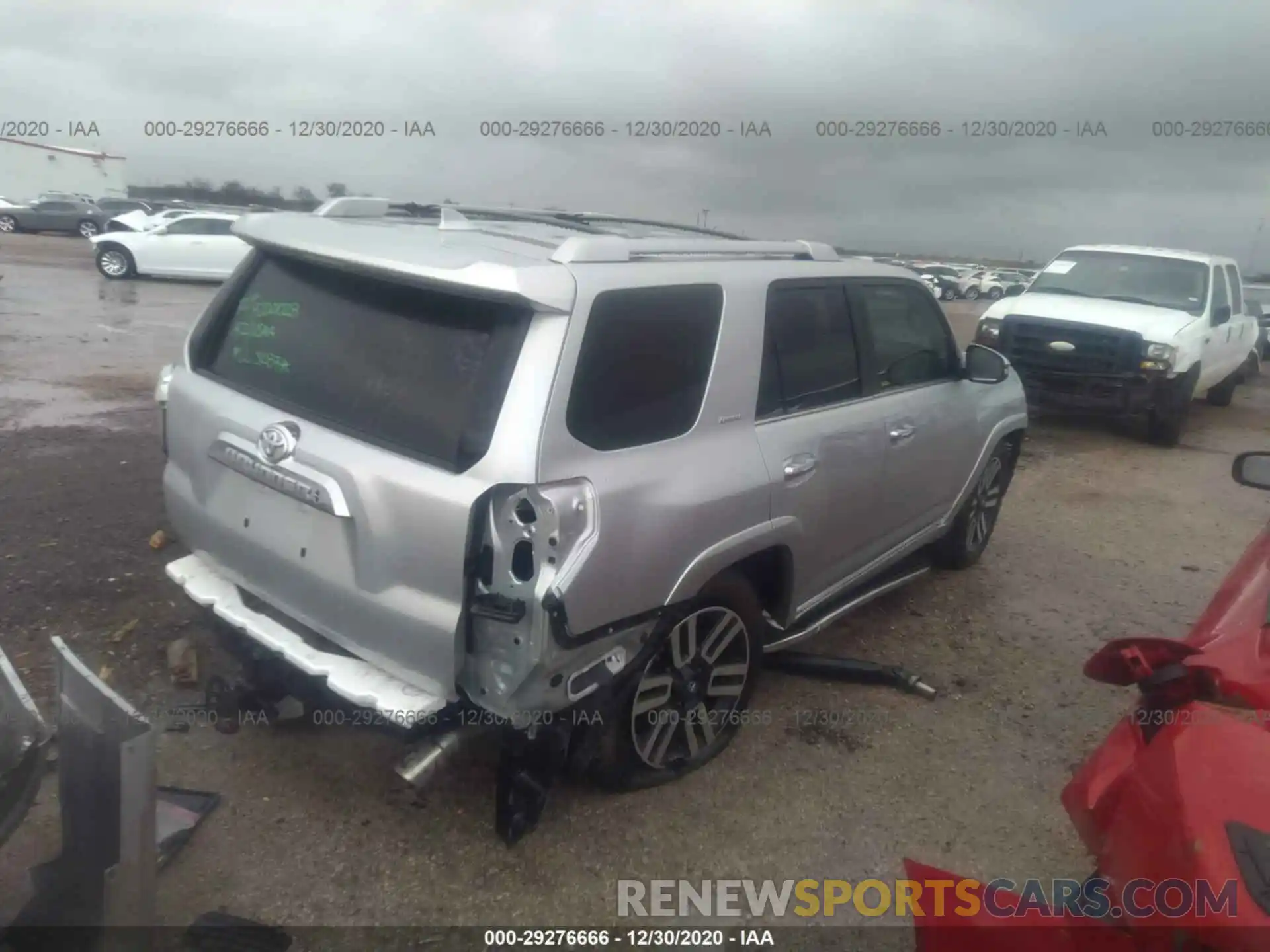 4 Photograph of a damaged car JTEZU5JRXL5222036 TOYOTA 4RUNNER 2020