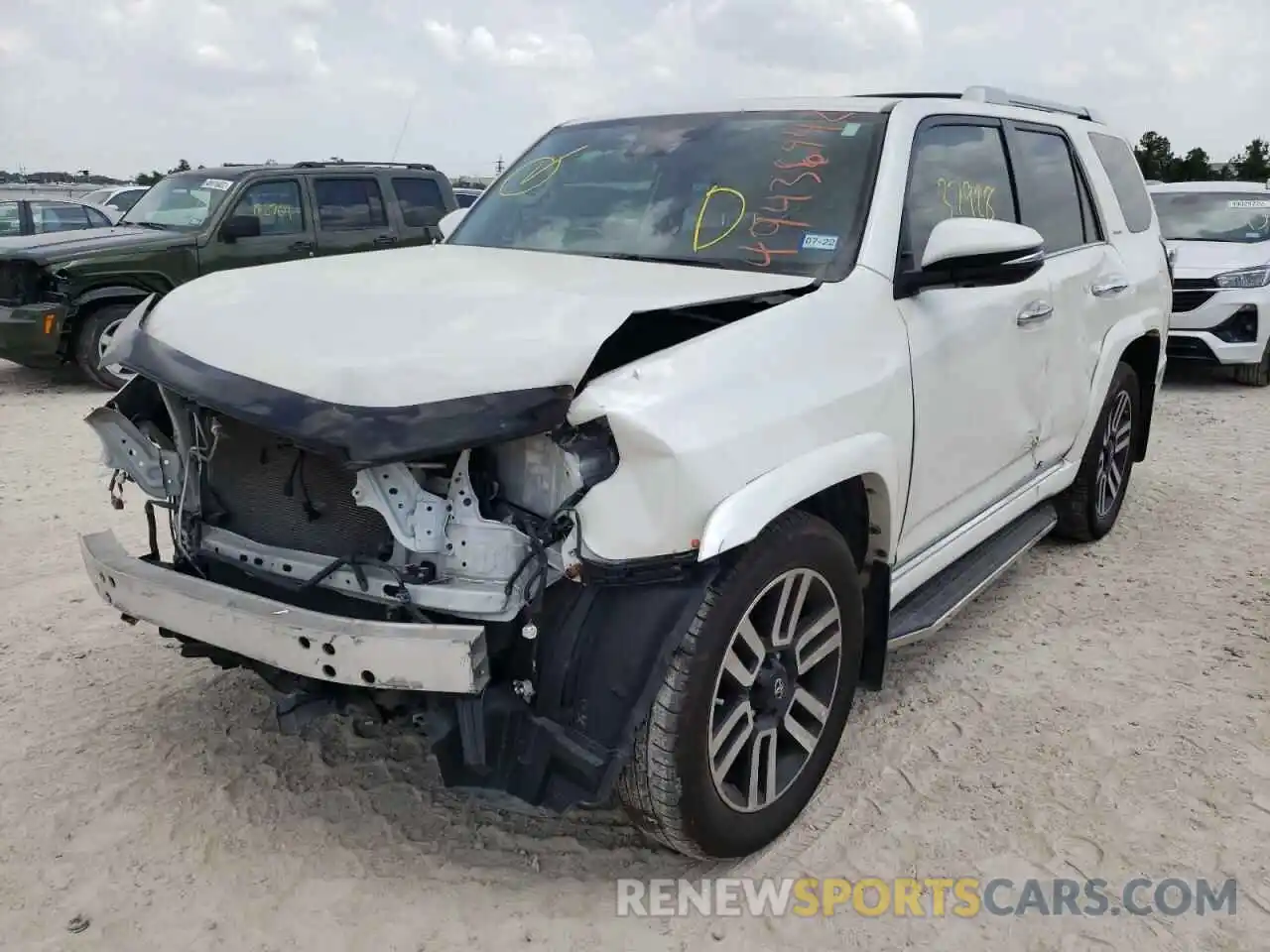 2 Photograph of a damaged car JTEZU5JRXL5222781 TOYOTA 4RUNNER 2020