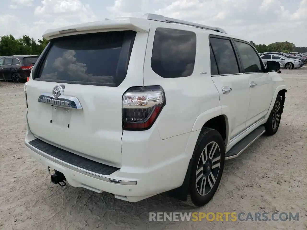 4 Photograph of a damaged car JTEZU5JRXL5222781 TOYOTA 4RUNNER 2020