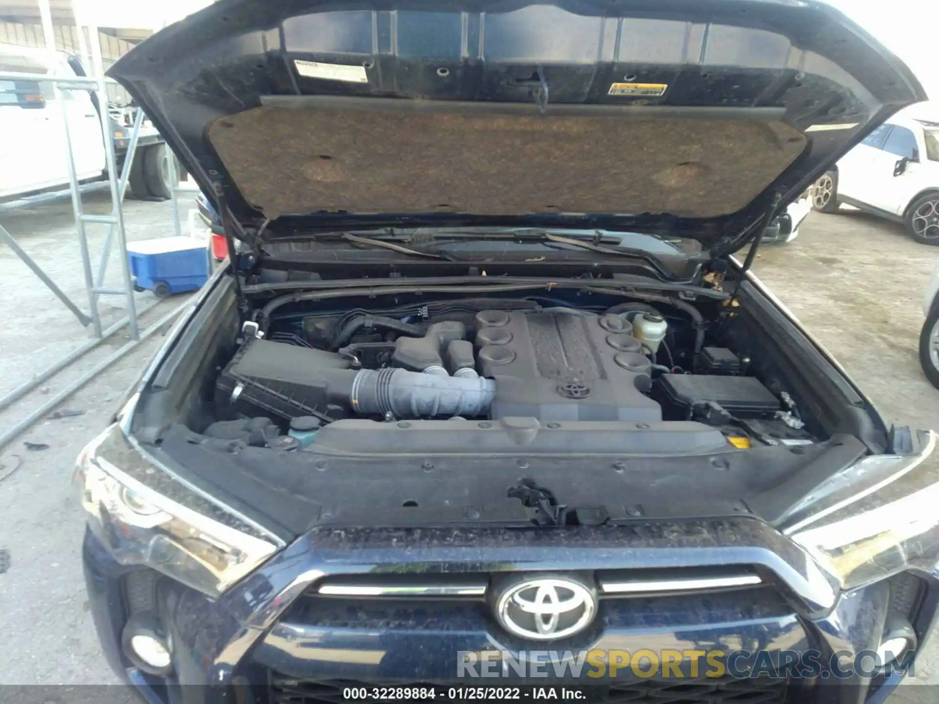 10 Photograph of a damaged car JTEZU5JRXL5227432 TOYOTA 4RUNNER 2020