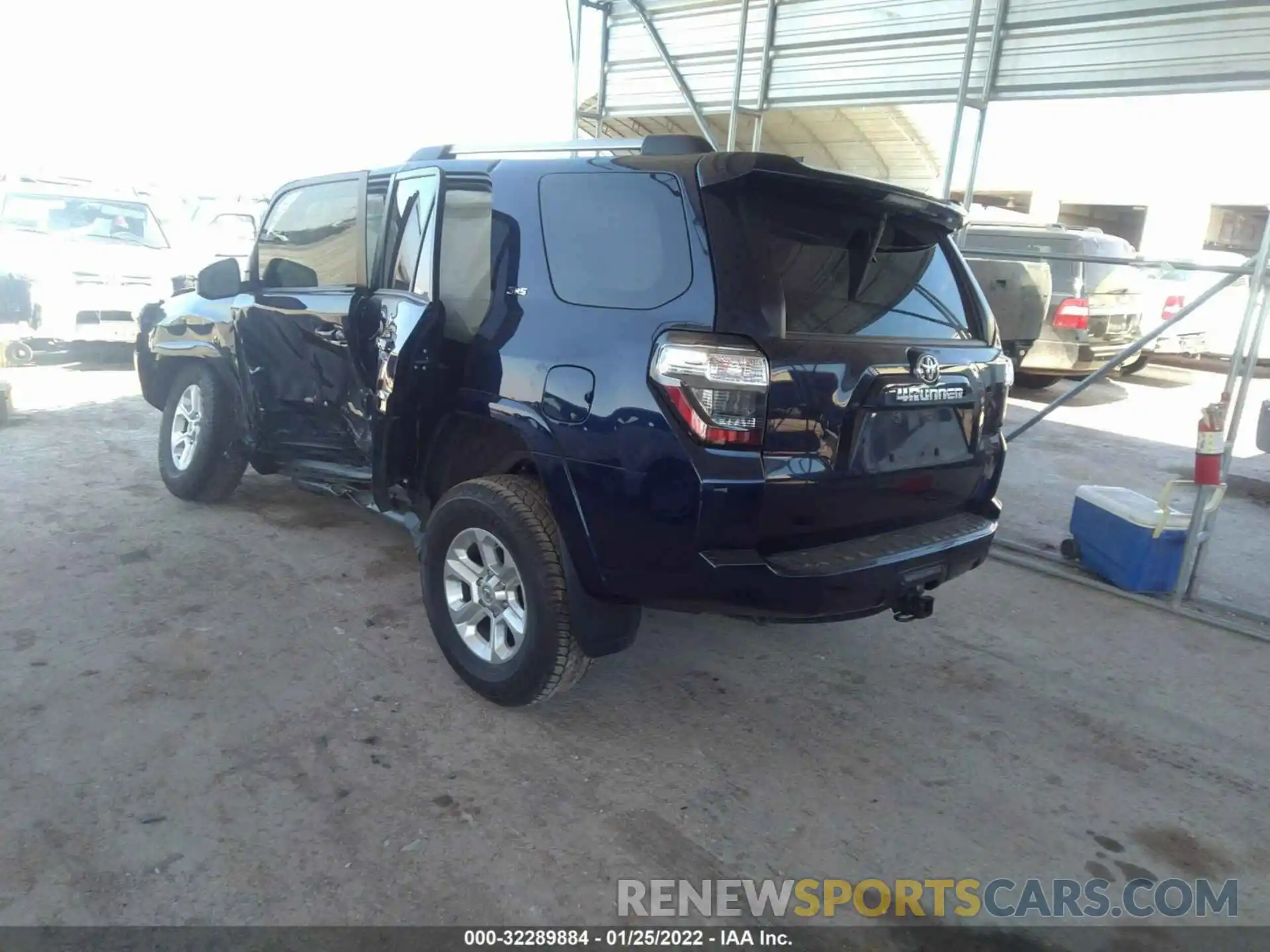 3 Photograph of a damaged car JTEZU5JRXL5227432 TOYOTA 4RUNNER 2020