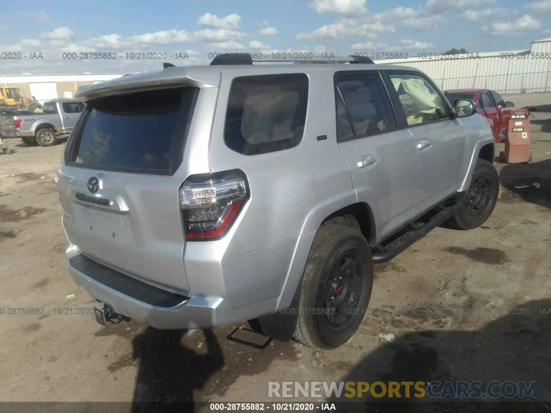 4 Photograph of a damaged car JTEZU5JRXL5227852 TOYOTA 4RUNNER 2020