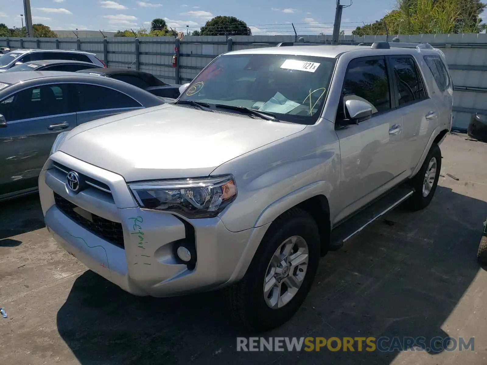 2 Photograph of a damaged car JTEZU5JRXL5227916 TOYOTA 4RUNNER 2020