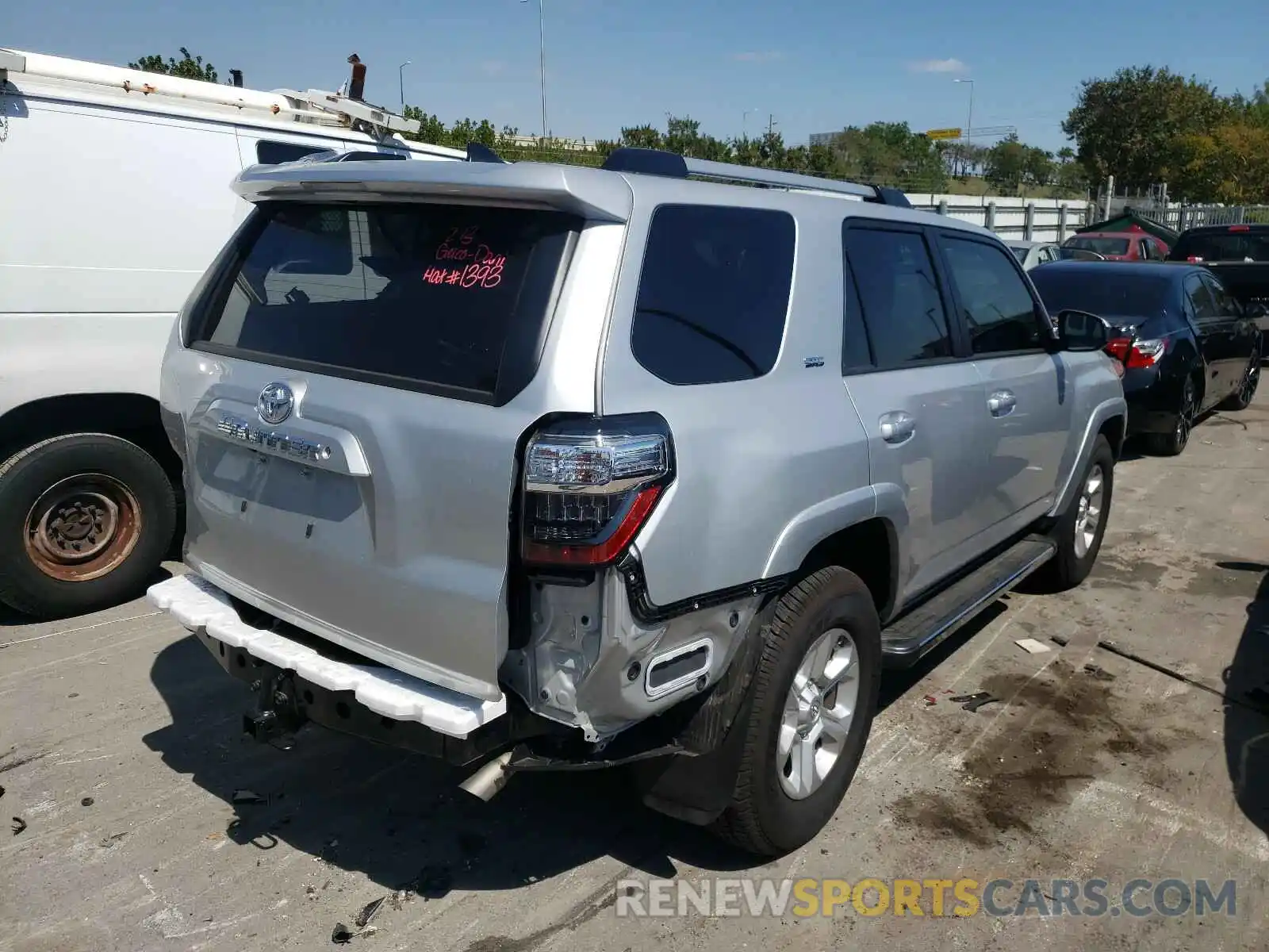 4 Photograph of a damaged car JTEZU5JRXL5227916 TOYOTA 4RUNNER 2020