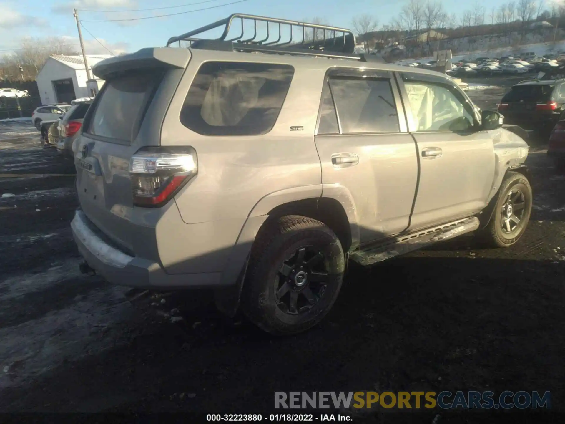 4 Photograph of a damaged car JTEBU5JR4M5875383 TOYOTA 4RUNNER 2021