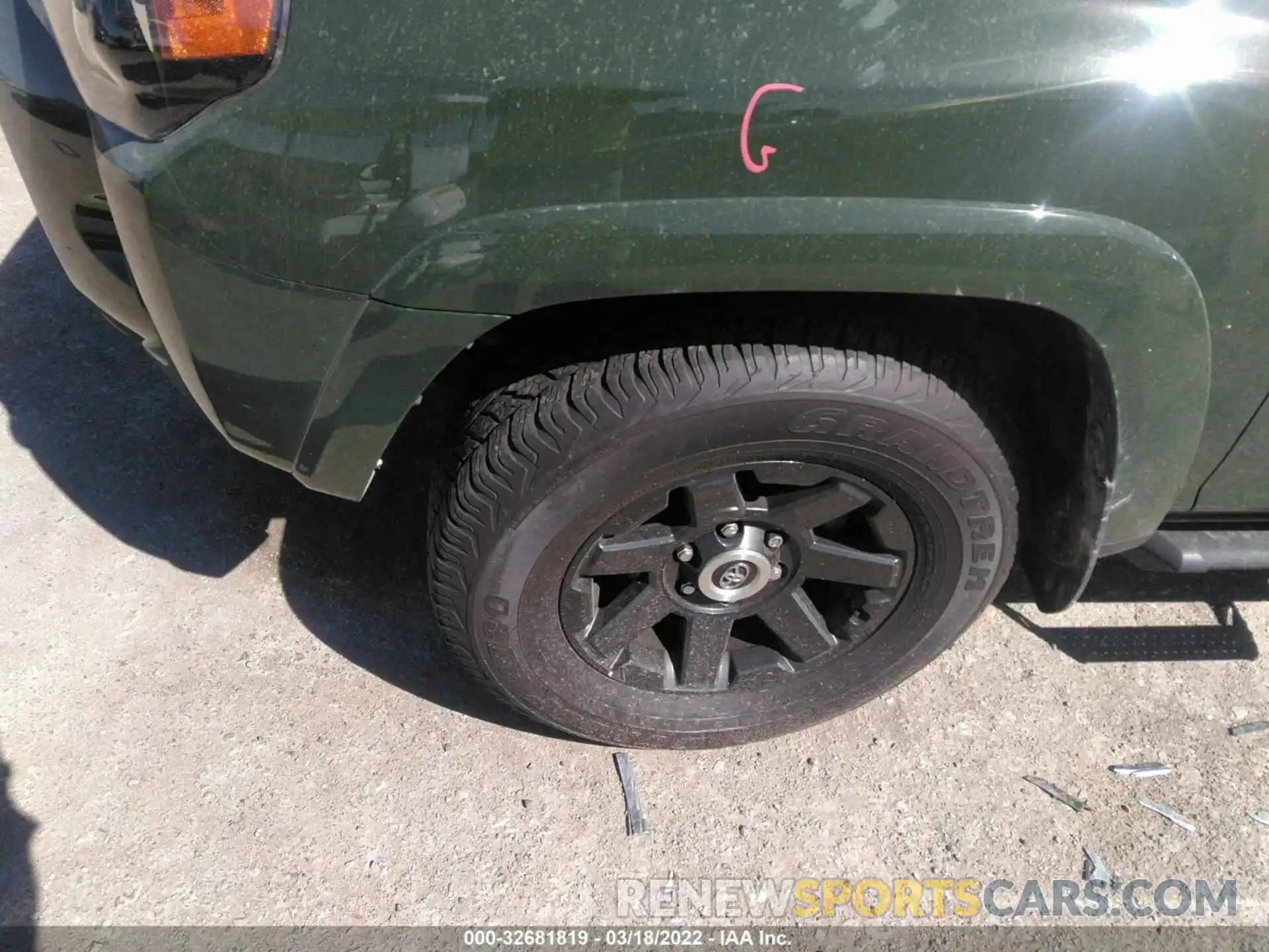 12 Photograph of a damaged car JTEBU5JR5M5927314 TOYOTA 4RUNNER 2021