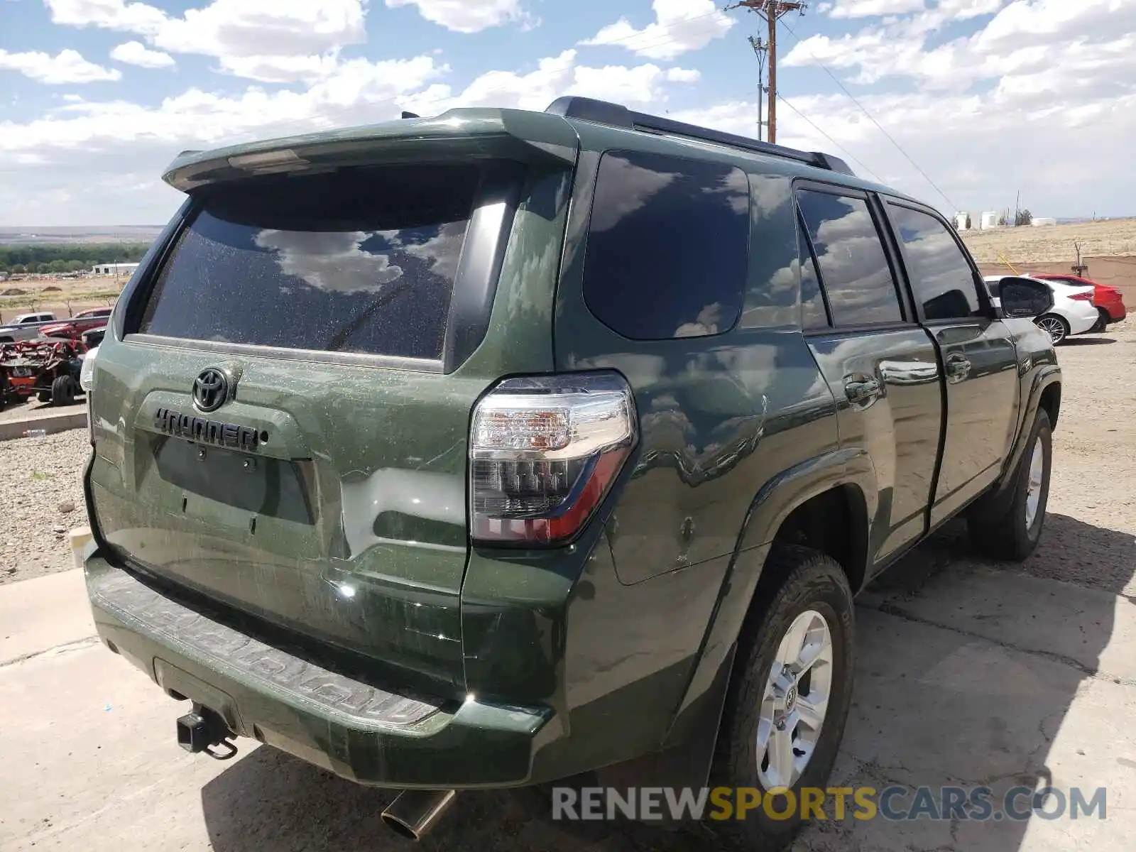 4 Photograph of a damaged car JTEBU5JR7M5841731 TOYOTA 4RUNNER 2021