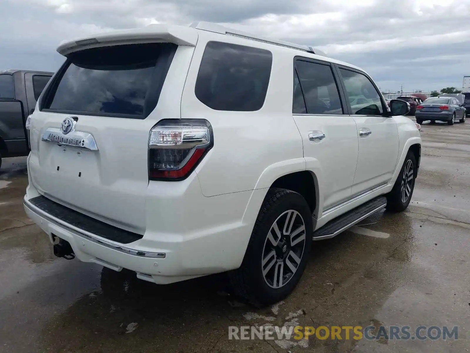 4 Photograph of a damaged car JTEDU5JR1M5232059 TOYOTA 4RUNNER 2021