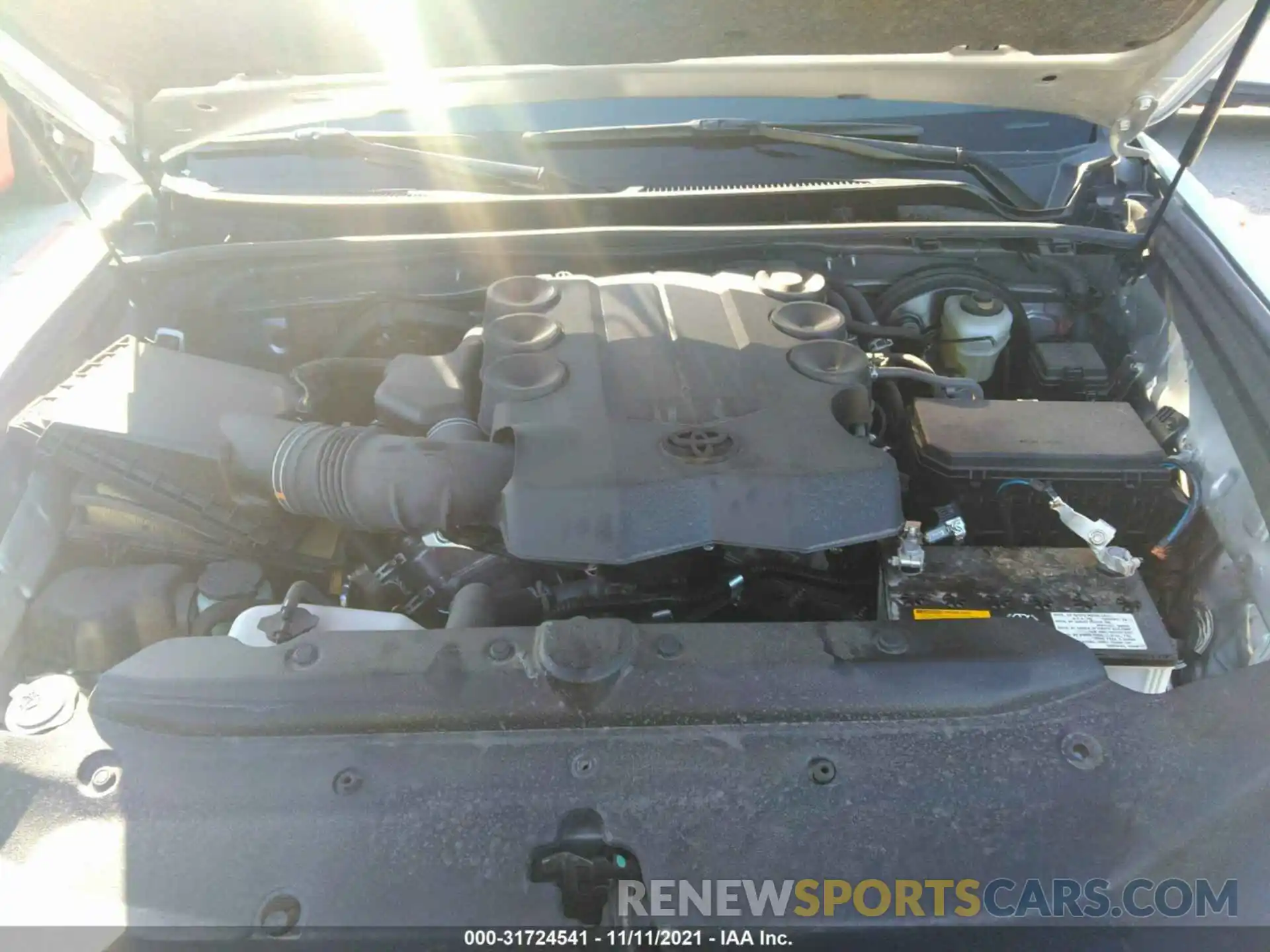 10 Photograph of a damaged car JTEDU5JR4M5233044 TOYOTA 4RUNNER 2021