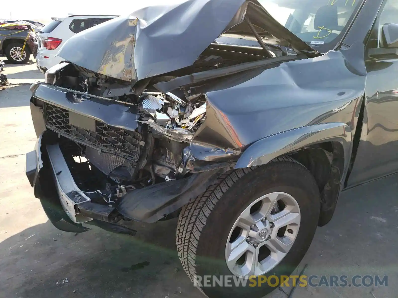 9 Photograph of a damaged car JTEEU5JR0M5234633 TOYOTA 4RUNNER 2021