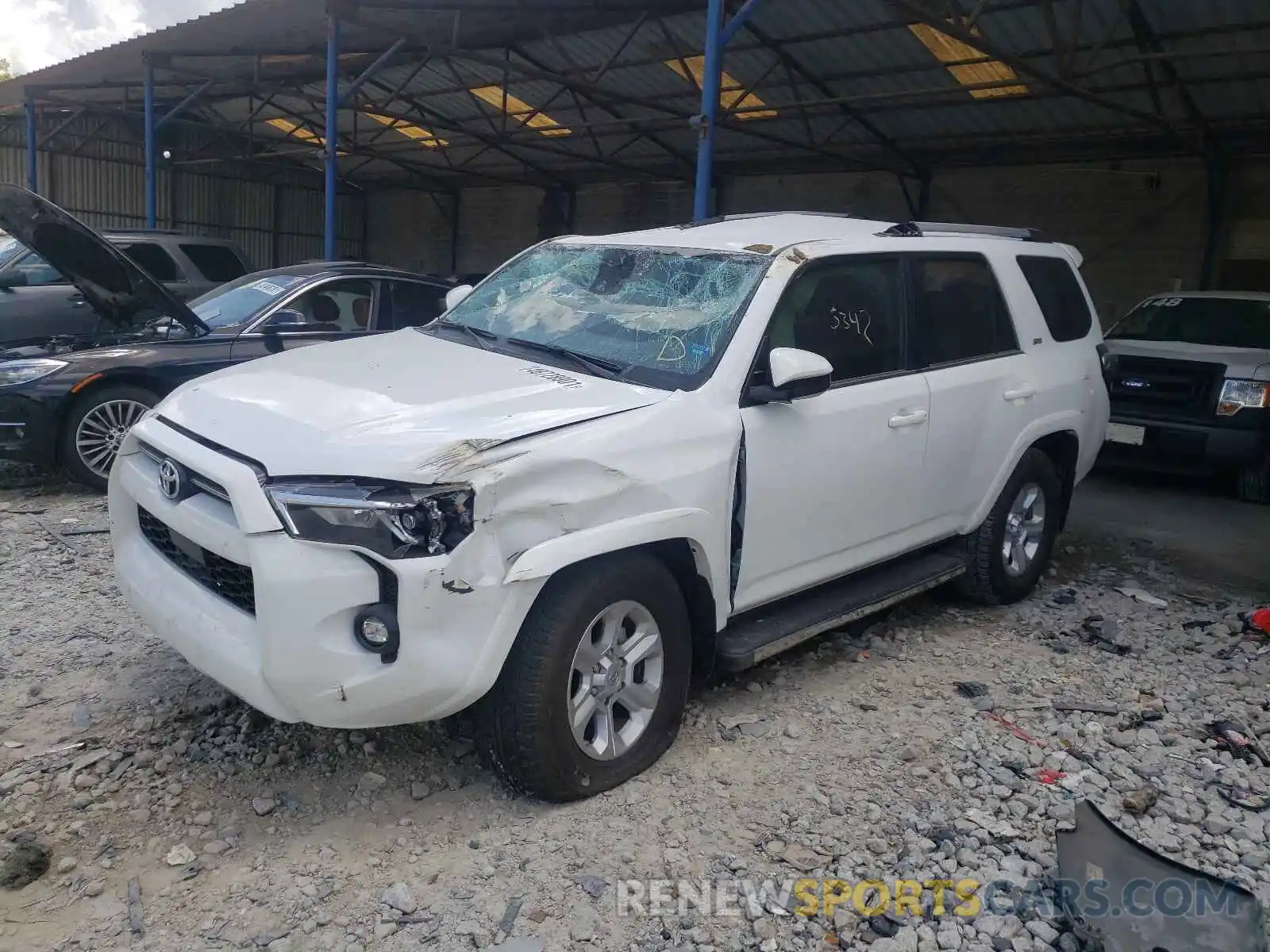 2 Photograph of a damaged car JTEEU5JR0M5240819 TOYOTA 4RUNNER 2021