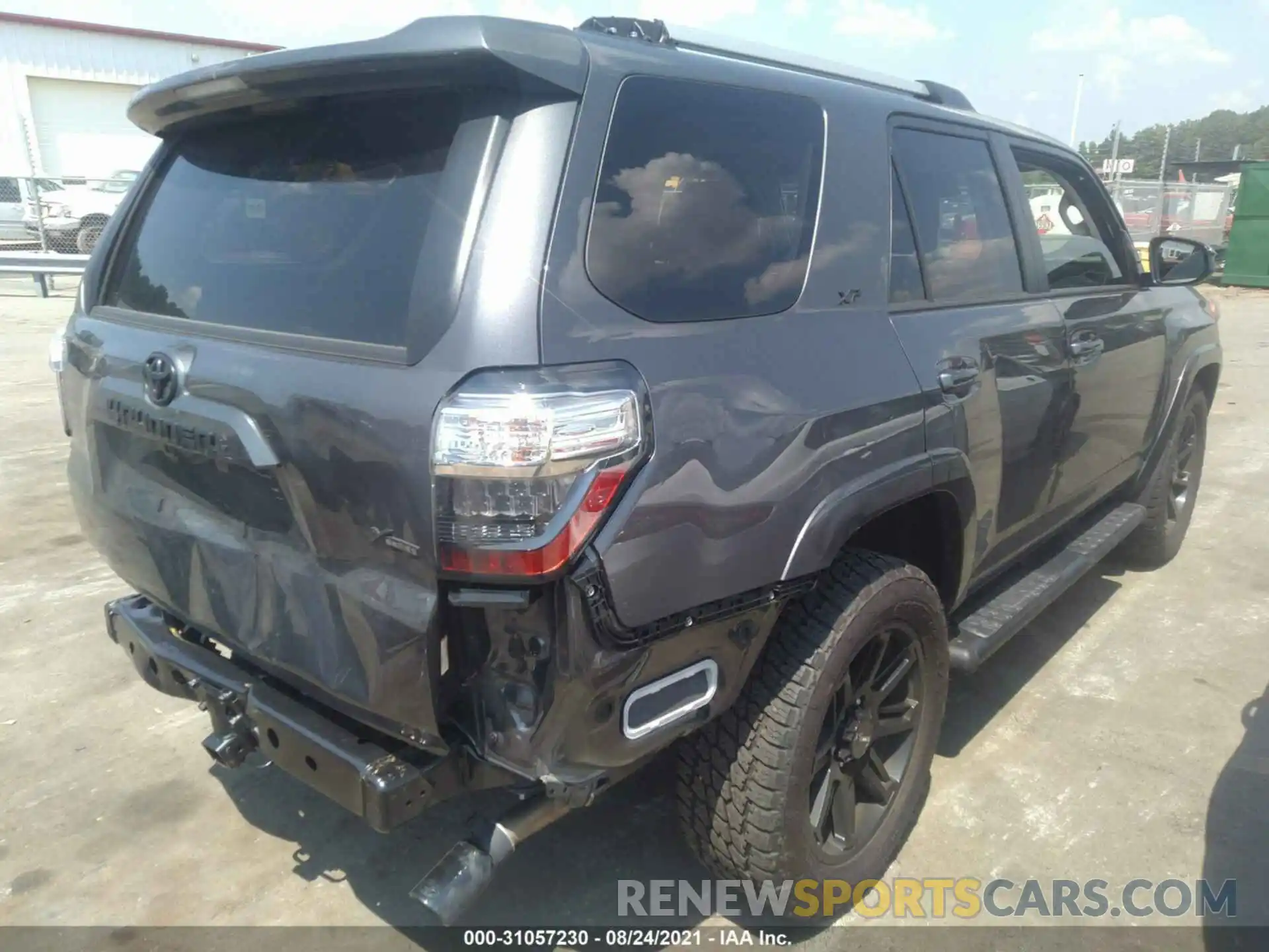 4 Photograph of a damaged car JTEEU5JR0M5241131 TOYOTA 4RUNNER 2021