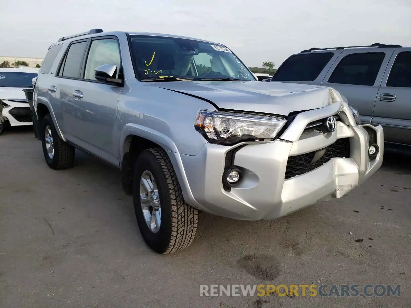 1 Photograph of a damaged car JTEEU5JR0M5242778 TOYOTA 4RUNNER 2021