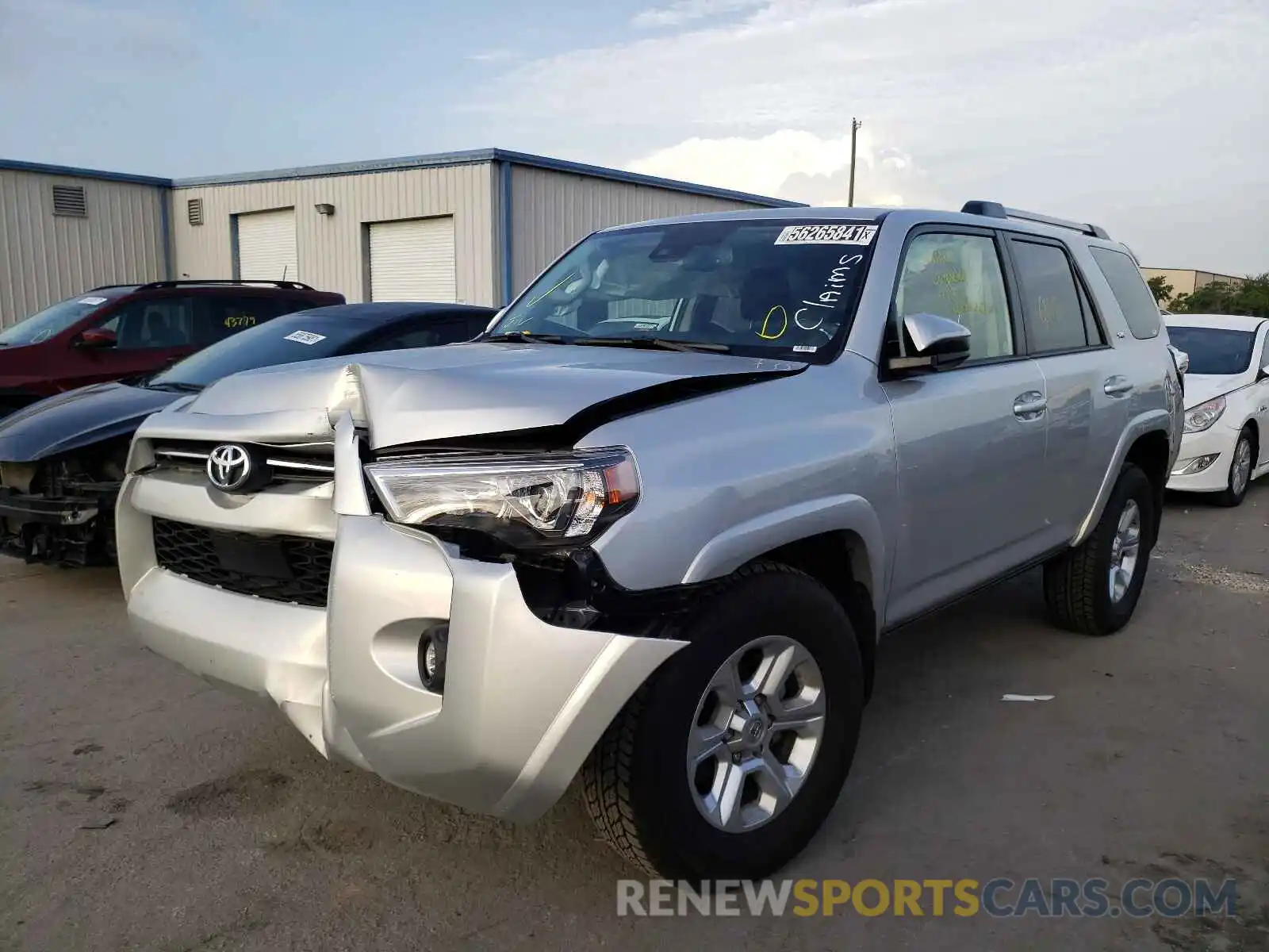 2 Photograph of a damaged car JTEEU5JR0M5242778 TOYOTA 4RUNNER 2021