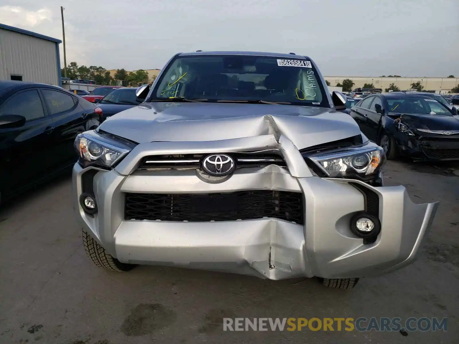 9 Photograph of a damaged car JTEEU5JR0M5242778 TOYOTA 4RUNNER 2021