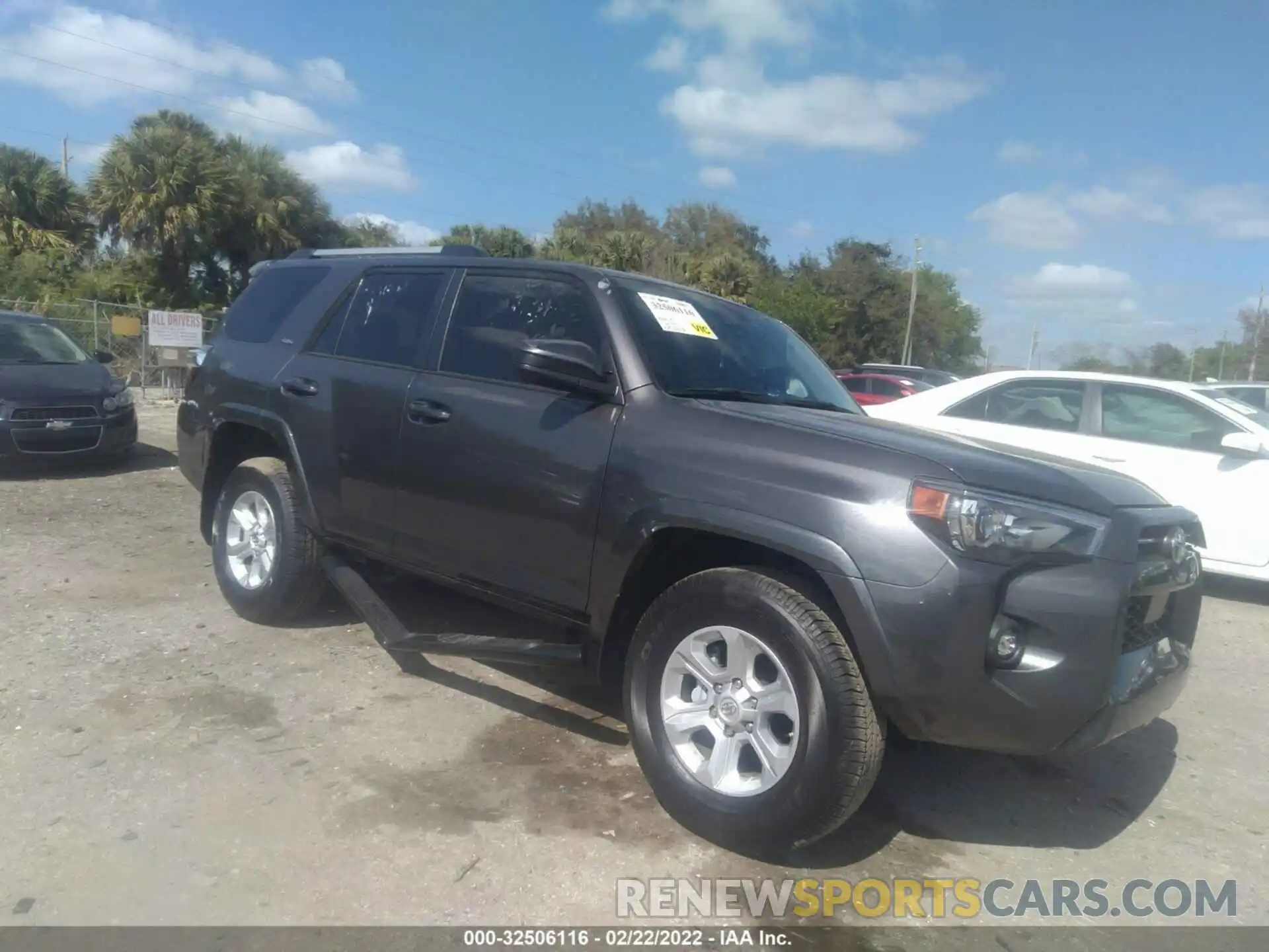 1 Photograph of a damaged car JTEEU5JR0M5246264 TOYOTA 4RUNNER 2021