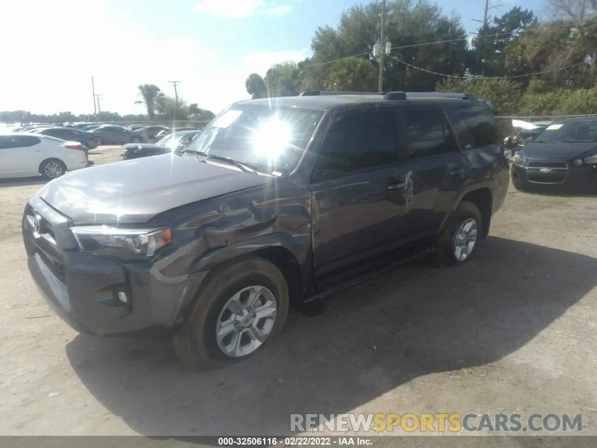 2 Photograph of a damaged car JTEEU5JR0M5246264 TOYOTA 4RUNNER 2021