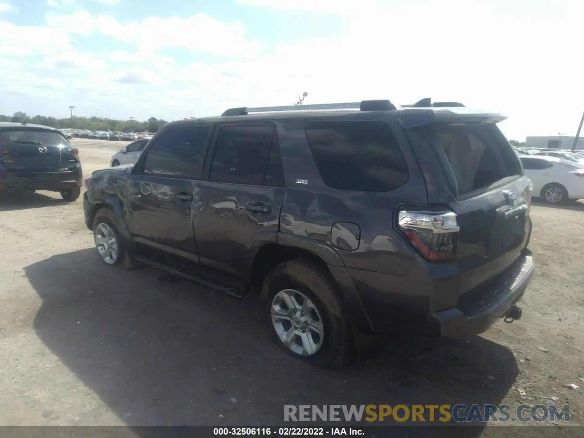 3 Photograph of a damaged car JTEEU5JR0M5246264 TOYOTA 4RUNNER 2021