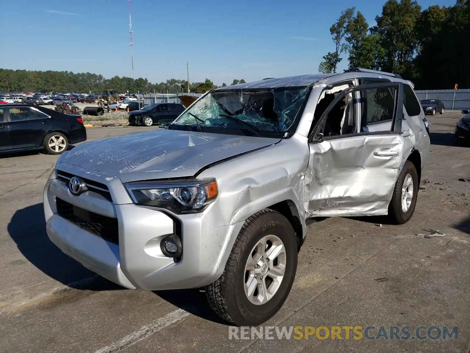 2 Photograph of a damaged car JTEEU5JR1M5231191 TOYOTA 4RUNNER 2021