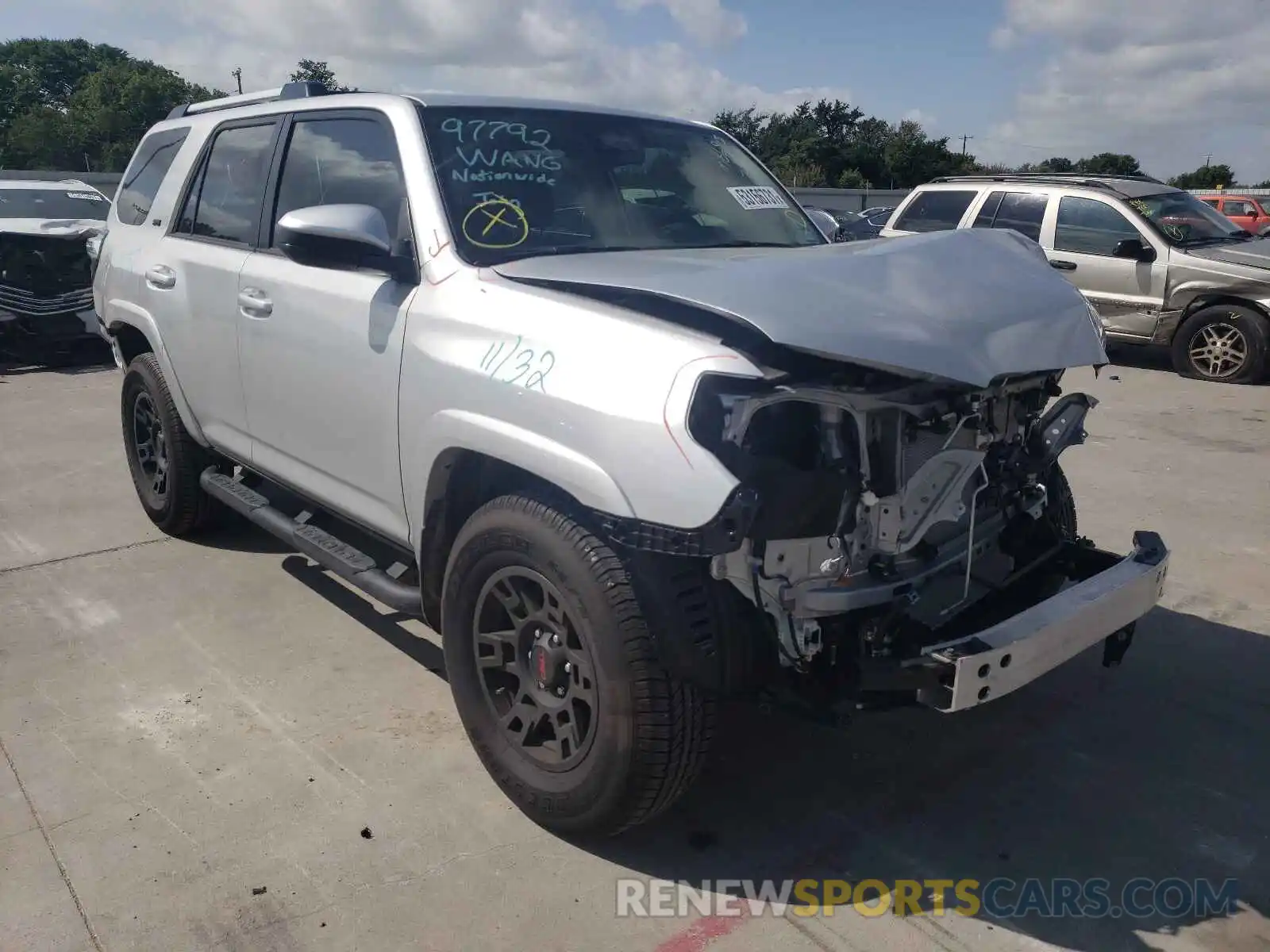 1 Photograph of a damaged car JTEEU5JR1M5236777 TOYOTA 4RUNNER 2021