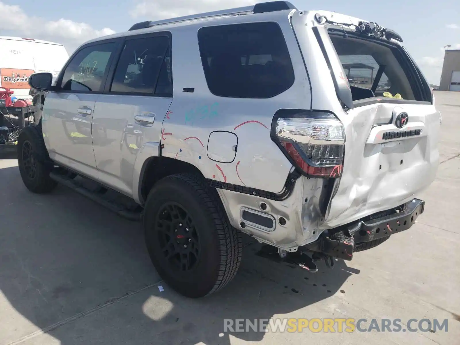 3 Photograph of a damaged car JTEEU5JR1M5236777 TOYOTA 4RUNNER 2021