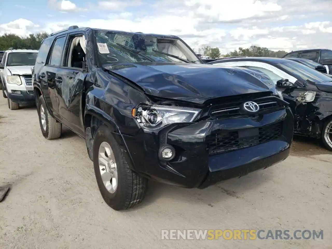 1 Photograph of a damaged car JTEEU5JR1M5237167 TOYOTA 4RUNNER 2021