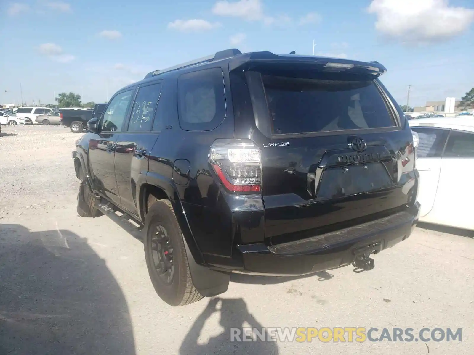 3 Photograph of a damaged car JTEEU5JR1M5239145 TOYOTA 4RUNNER 2021