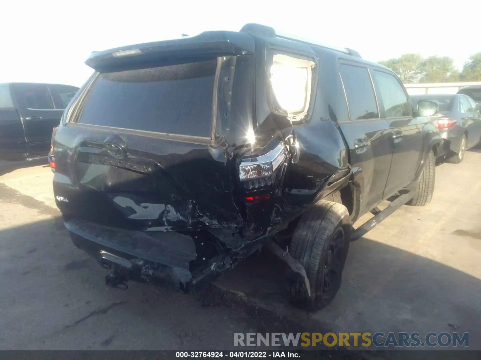 4 Photograph of a damaged car JTEEU5JR2M5228560 TOYOTA 4RUNNER 2021