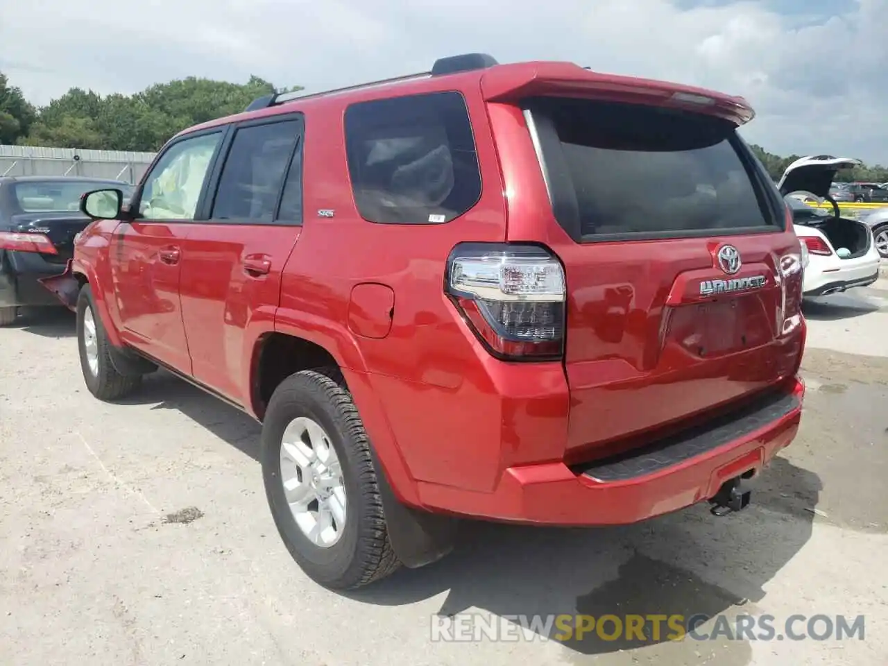 3 Photograph of a damaged car JTEEU5JR2M5238196 TOYOTA 4RUNNER 2021