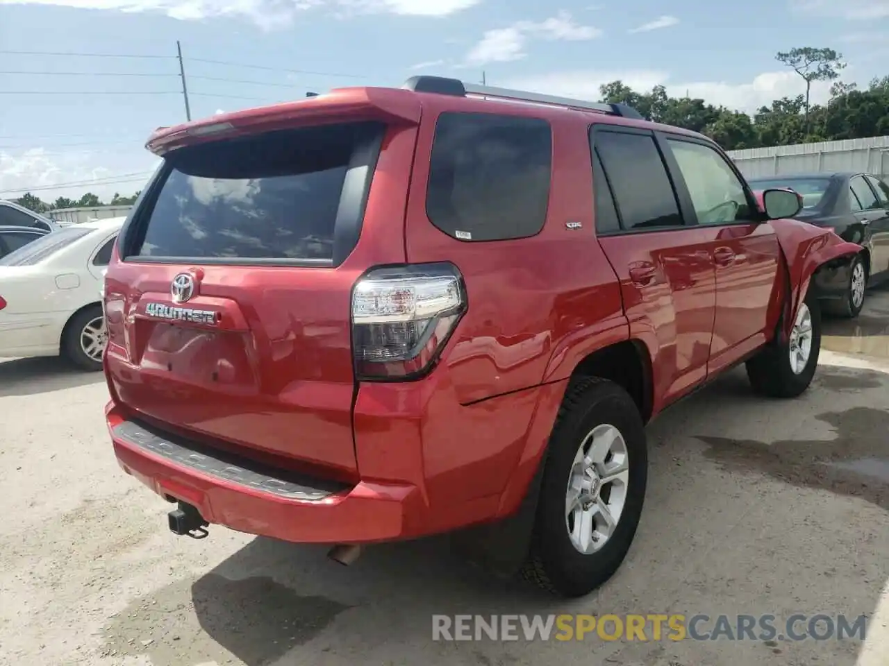 4 Photograph of a damaged car JTEEU5JR2M5238196 TOYOTA 4RUNNER 2021