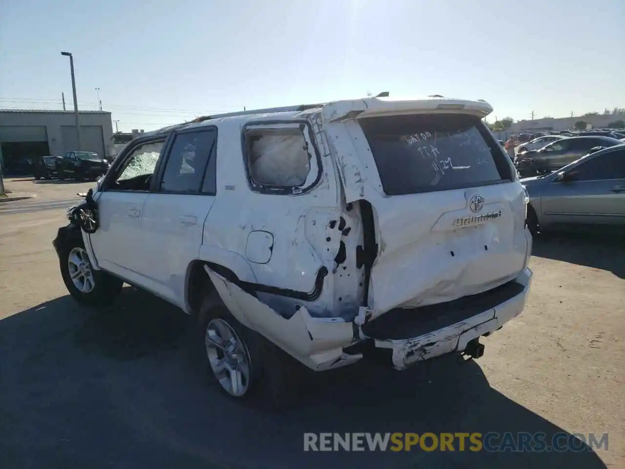 3 Photograph of a damaged car JTEEU5JR2M5242779 TOYOTA 4RUNNER 2021